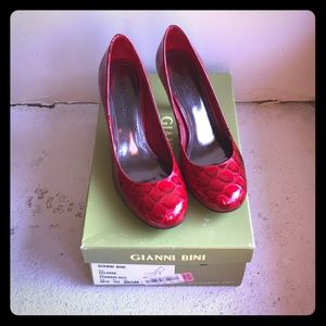 Gianni Bini Red Pumps